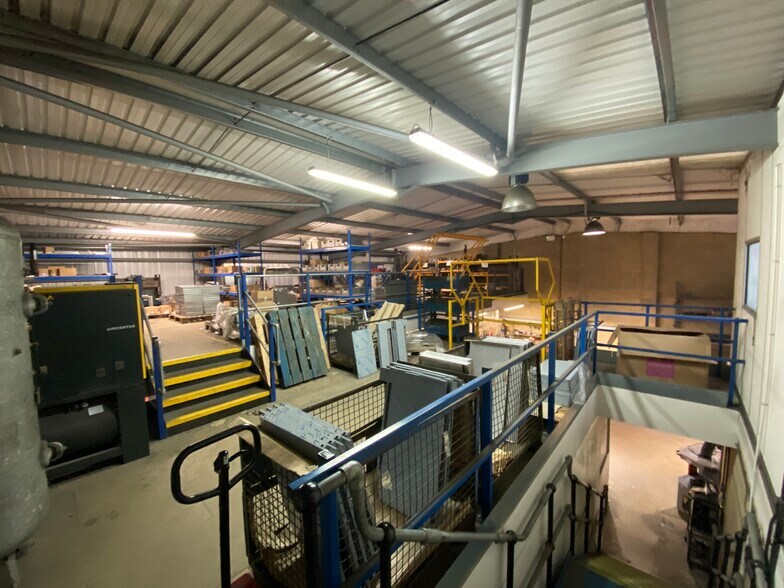 Sandleheath Industrial Estate, Sandleheath à louer - Photo du bâtiment - Image 3 de 3