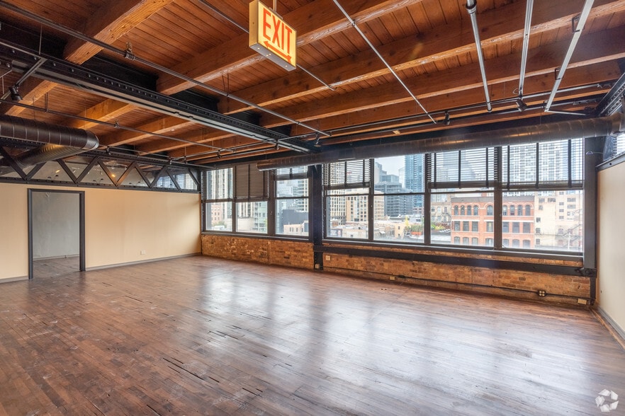 213 W Institute Pl, Chicago, IL à louer - Photo intérieure - Image 3 de 42
