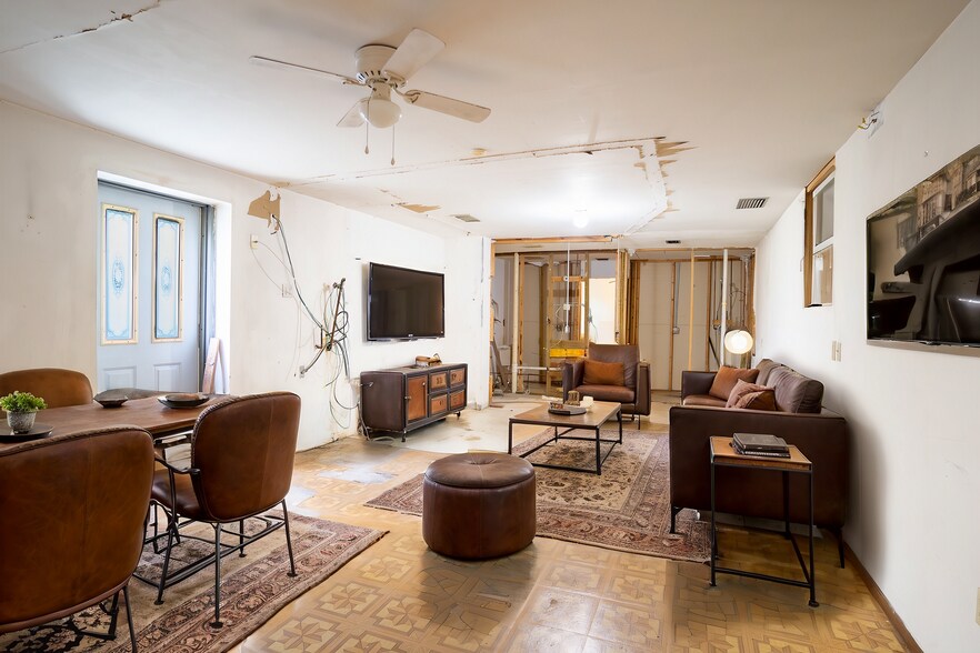 220 Davenport Blvd, Davenport, FL à vendre - Photo du bâtiment - Image 2 de 47