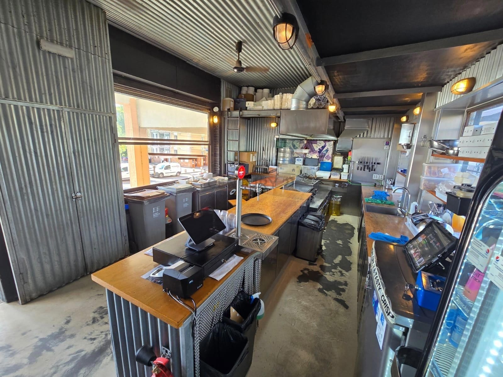 Retail in Barcelona, Barcelona for lease Interior Photo- Image 1 of 11