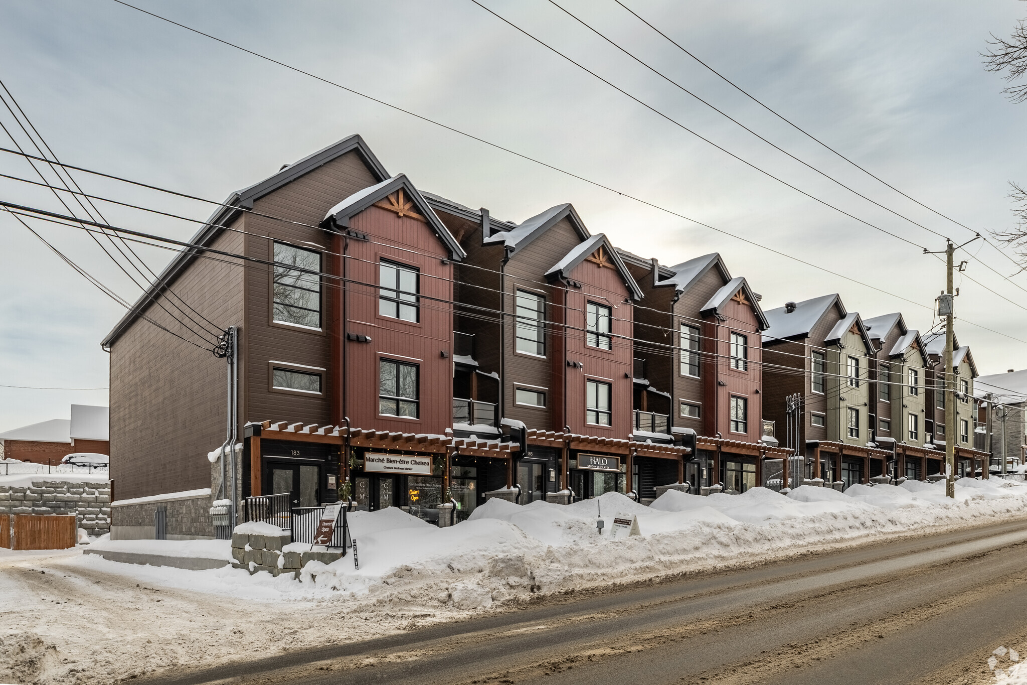 185 Ch D'old Chelsea, Chelsea, QC for lease Primary Photo- Image 1 of 3