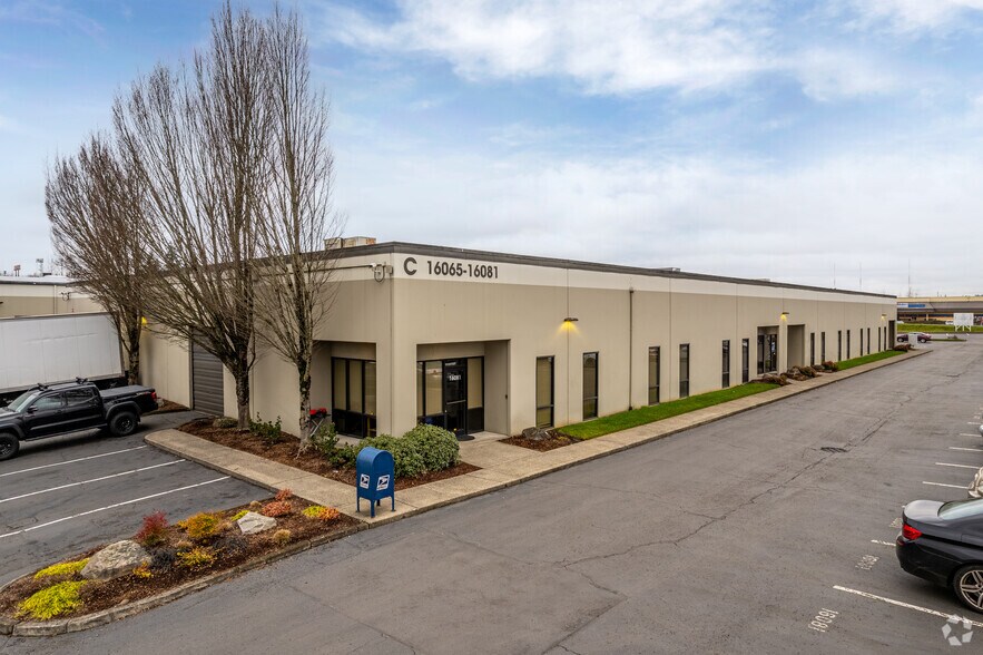16065-16251 SE 98th Ave, Clackamas, OR for lease - Primary Photo - Image 1 of 7