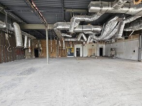 409 Western Blvd, Jacksonville, NC for lease Interior Photo- Image 2 of 4