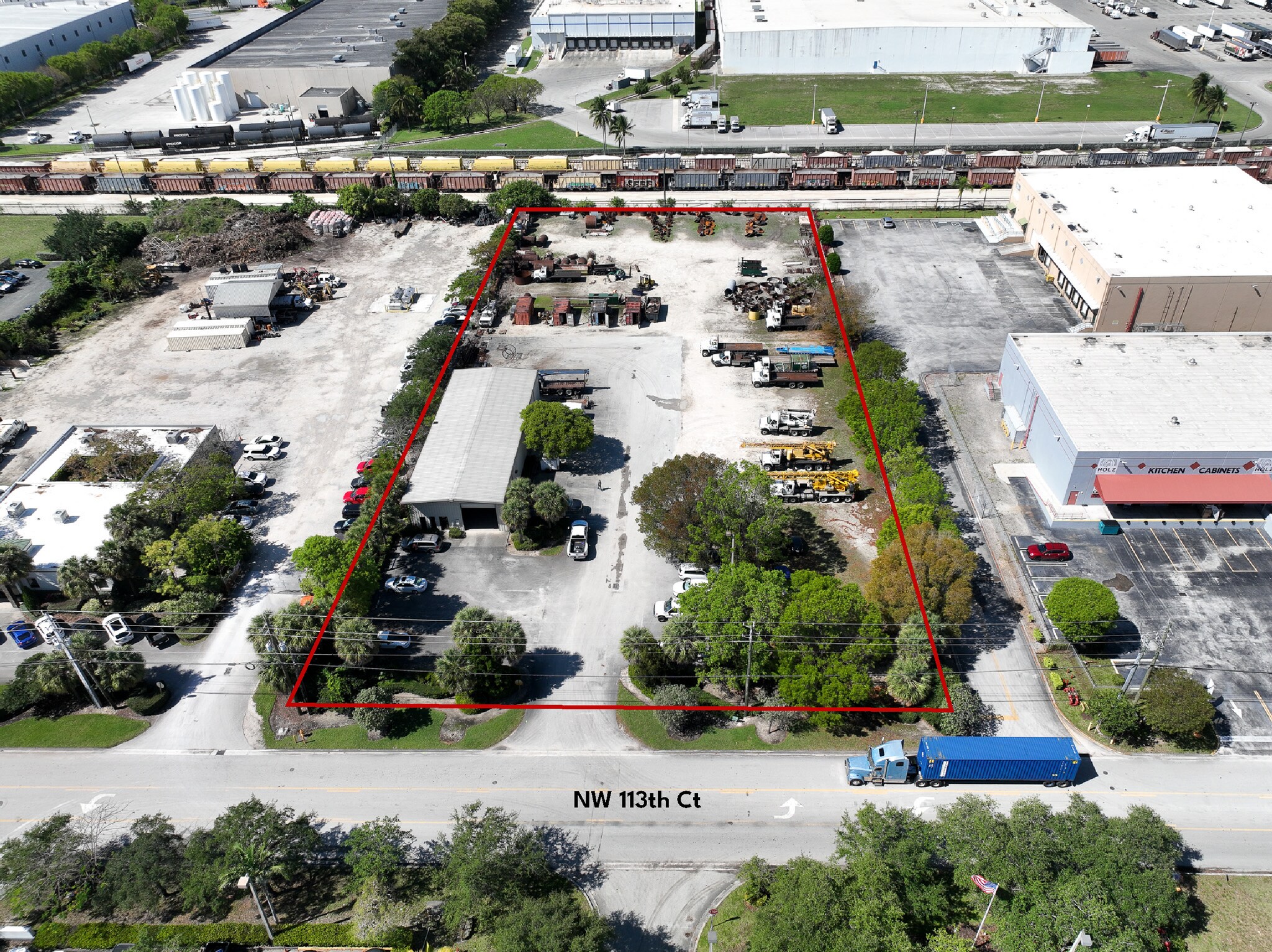 12970 NW 113th Ave Ct, Miami, FL à louer Photo principale- Image 1 de 3