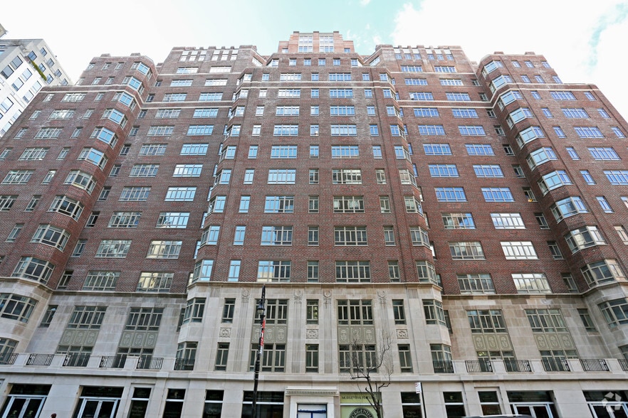 680 Madison Ave, New York, NY for lease - Building Photo - Image 3 of 5