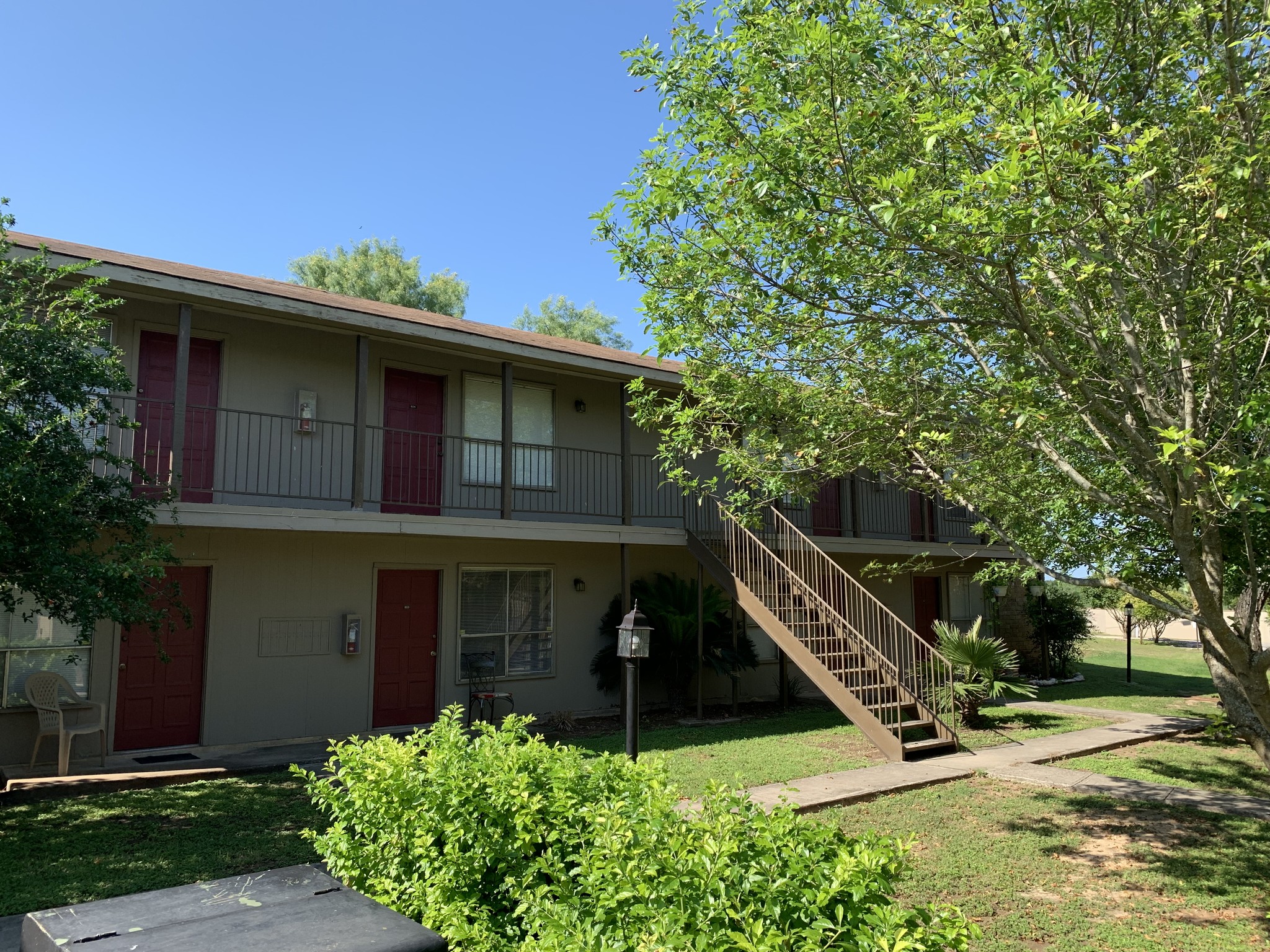 1510 Garner Field Rd, Uvalde, TX à vendre Photo du bâtiment- Image 1 de 1