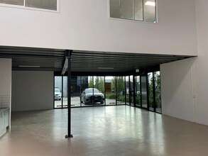 10 Cawley Rd, Yarraville for lease Interior Photo- Image 2 of 5