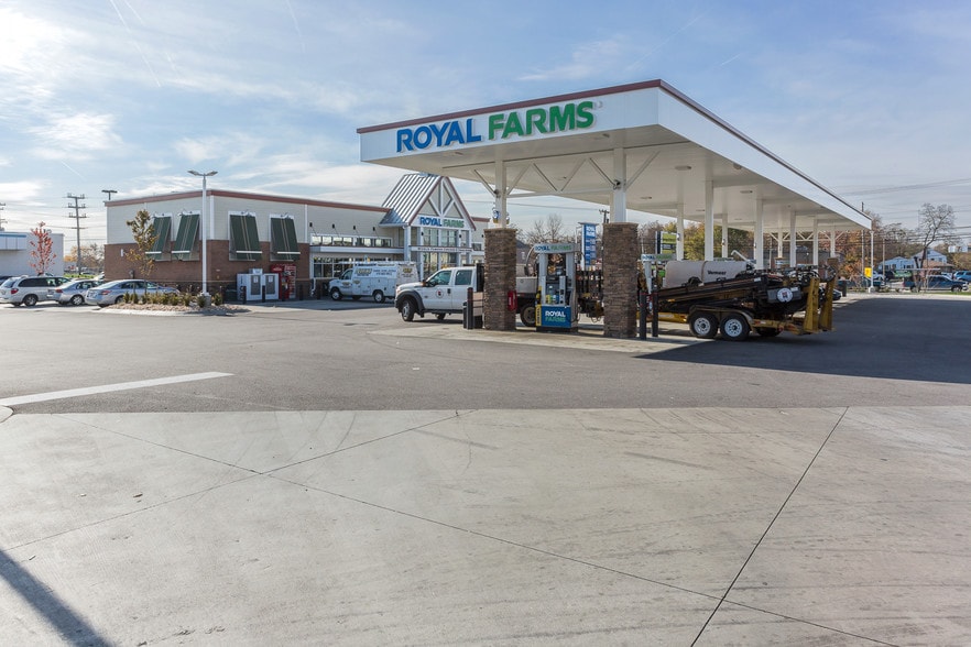 2215 W Patapsco Ave, Baltimore, MD for sale - Primary Photo - Image 1 of 2