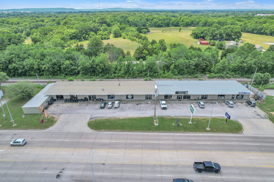 508 S Mill St, Pryor, OK for sale - Building Photo - Image 1 of 11