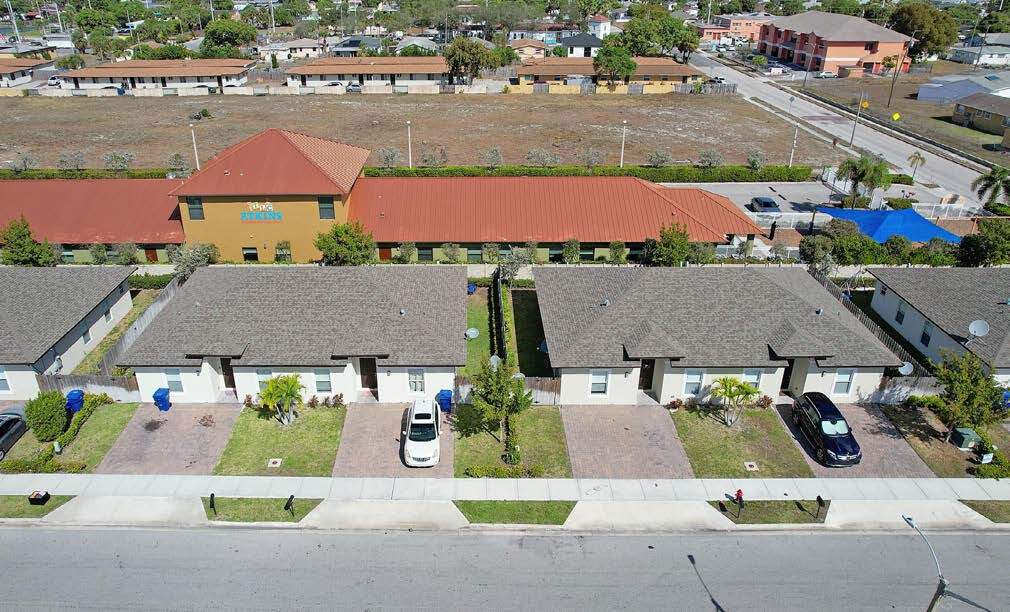 1538 W 26th Ct, Riviera Beach, FL for sale Primary Photo- Image 1 of 3