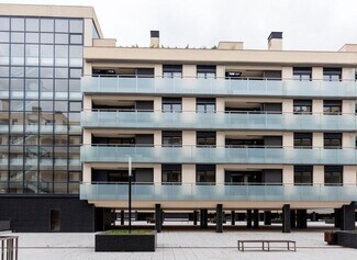 Plus de détails pour Calle Tapia de Casariego, Oviedo - Commerce de détail à vendre
