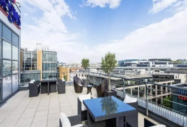 13 Rue Camille Desmoulins, Issy-les-Moulineaux for lease - Building Photo - Image 3 of 19