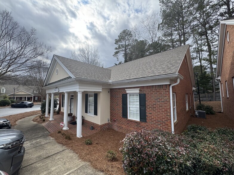 3535 Roswell Rd, Marietta, GA à louer - Photo du bâtiment - Image 2 de 16