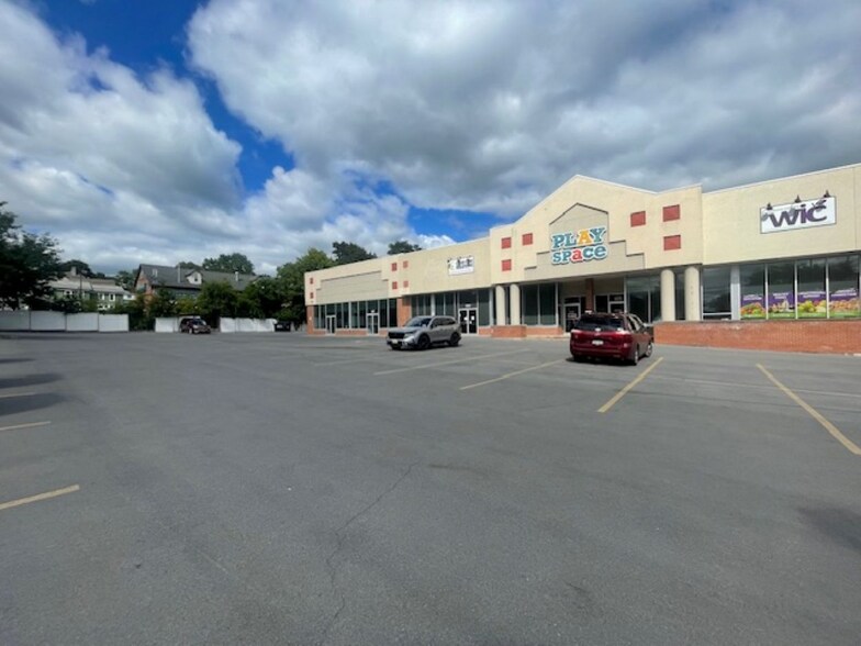 104-106 North St, Auburn, NY à louer - Photo du bâtiment - Image 2 de 8