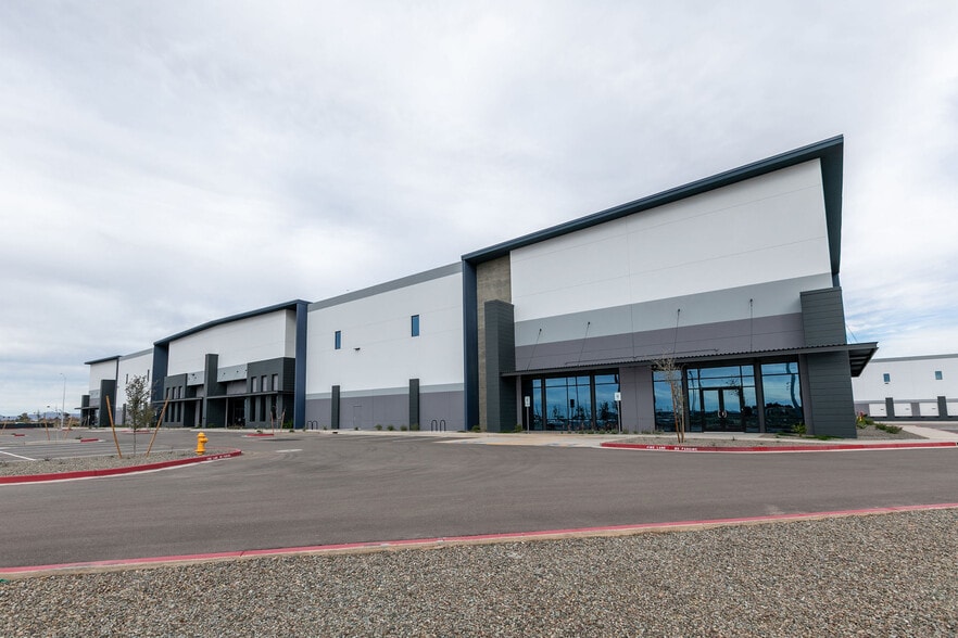 7035 E Pecos Rd, Mesa, AZ for lease - Building Photo - Image 2 of 29