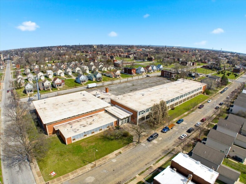 3923-3955 Saint Ferdinand Ave, Saint Louis, MO à vendre - Photo du bâtiment - Image 3 de 19