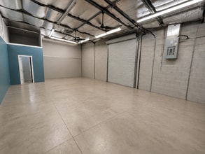 2642-2658 SE Willoughby Blvd, Stuart, FL for lease Interior Photo- Image 2 of 6