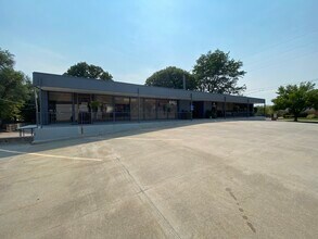 2120 S 56th St, Lincoln, NE for lease Building Photo- Image 2 of 4