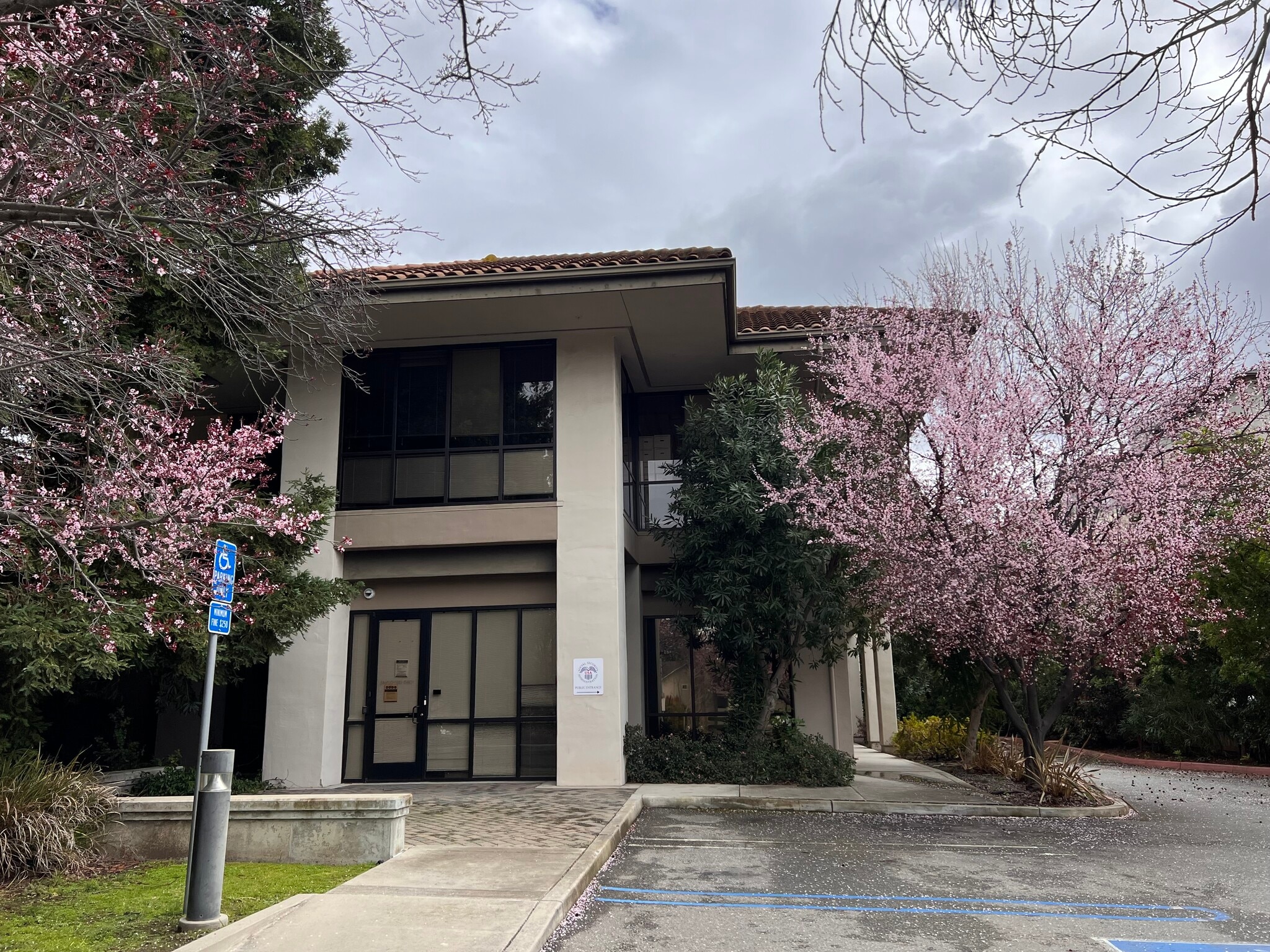 705-709 N Shoreline Blvd, Mountain View, CA for lease Building Photo- Image 1 of 1