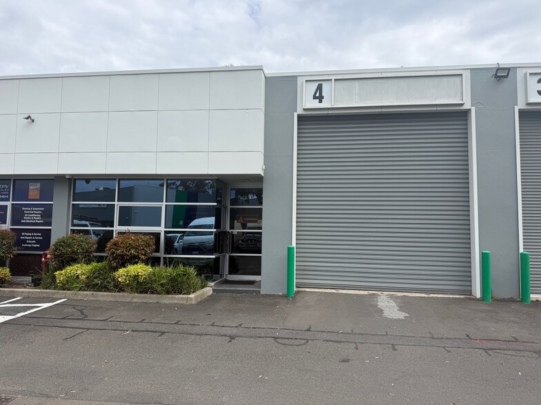 45 Gilby Rd, Mount Waverley à louer - Photo du bâtiment - Image 2 de 2