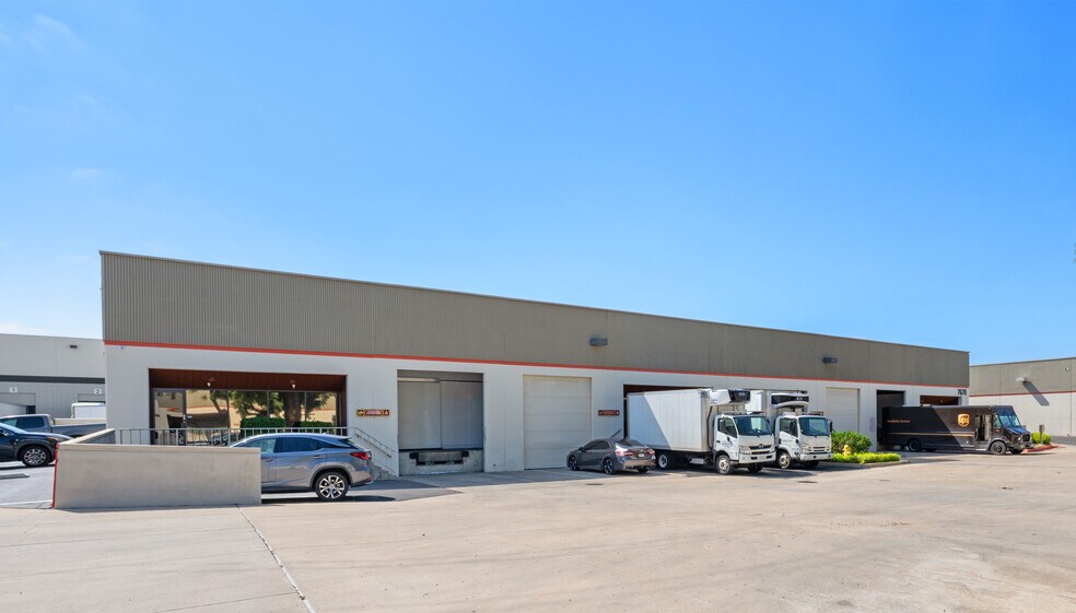 7670 Trade St, San Diego, CA à louer - Photo du bâtiment - Image 2 de 4