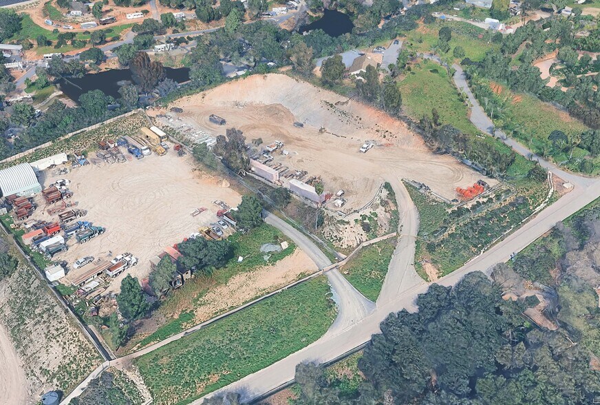 8490 Nelson Way, Escondido, CA à louer - Photo du bâtiment - Image 2 de 3