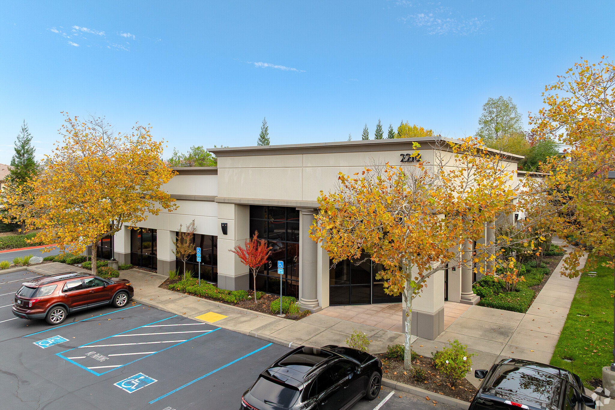 2210 Plaza Dr, Rocklin, CA for lease Primary Photo- Image 1 of 4