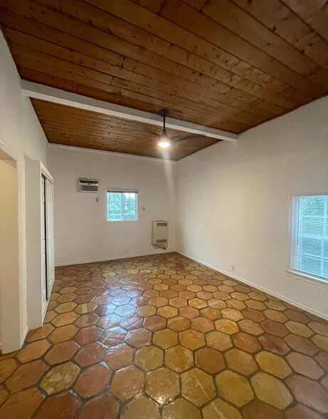 6131 Orange St, Los Angeles, CA for sale - Interior Photo - Image 2 of 5