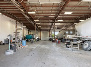 24001 NE Sandy Blvd, Troutdale, OR for lease Interior Photo- Image 2 of 5