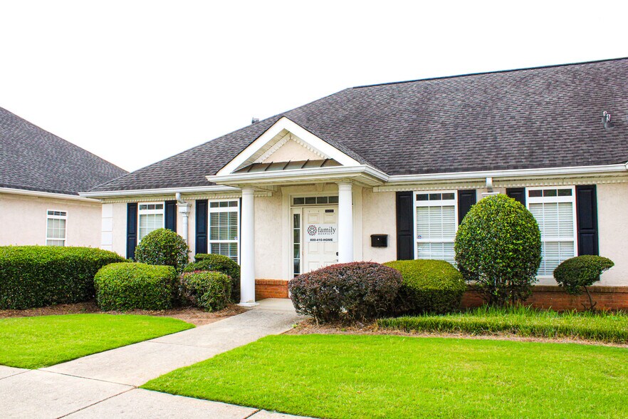 175 Country Club Dr, Stockbridge, GA à louer - Photo du bâtiment - Image 2 de 5