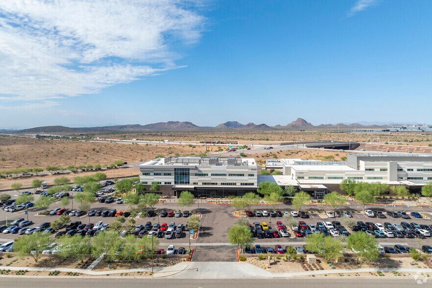 33300 N 32nd Ave, Phoenix, AZ à louer - Photo du bâtiment - Image 2 de 4