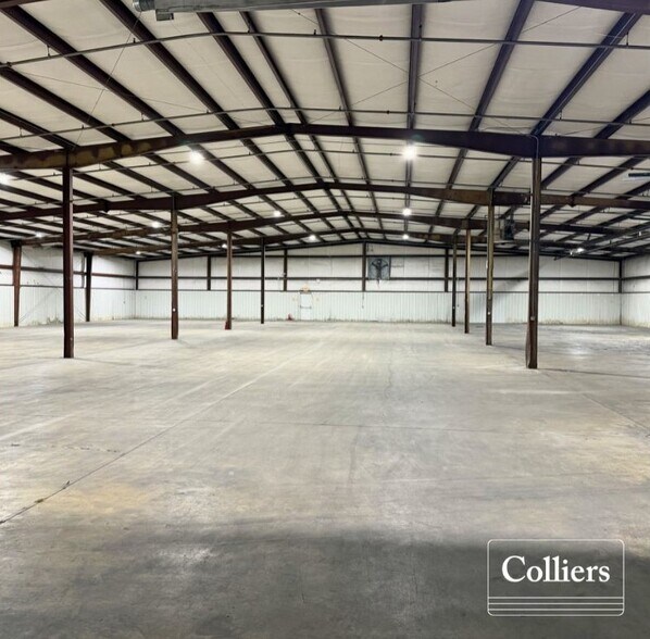 401 W Stribling Dr, Rogers, AR for lease - Building Photo - Image 3 of 5