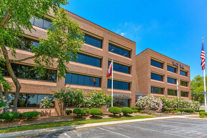 650 S Shackleford Rd, Little Rock, AR à louer - Photo du bâtiment - Image 1 de 11
