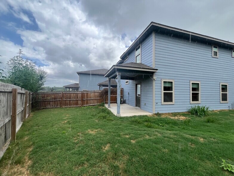 6306 Luglio Ln, San Antonio, TX for sale - Building Photo - Image 3 of 37