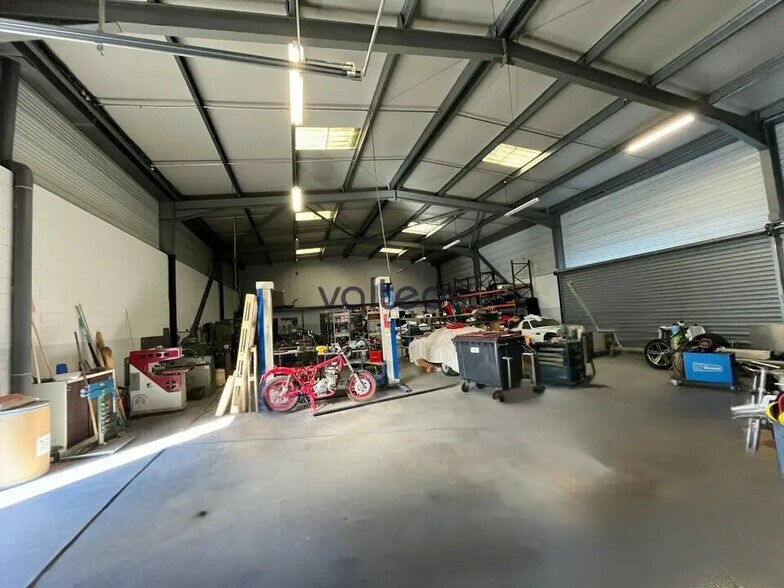 Flex in Cugnaux for lease - Interior Photo - Image 1 of 4