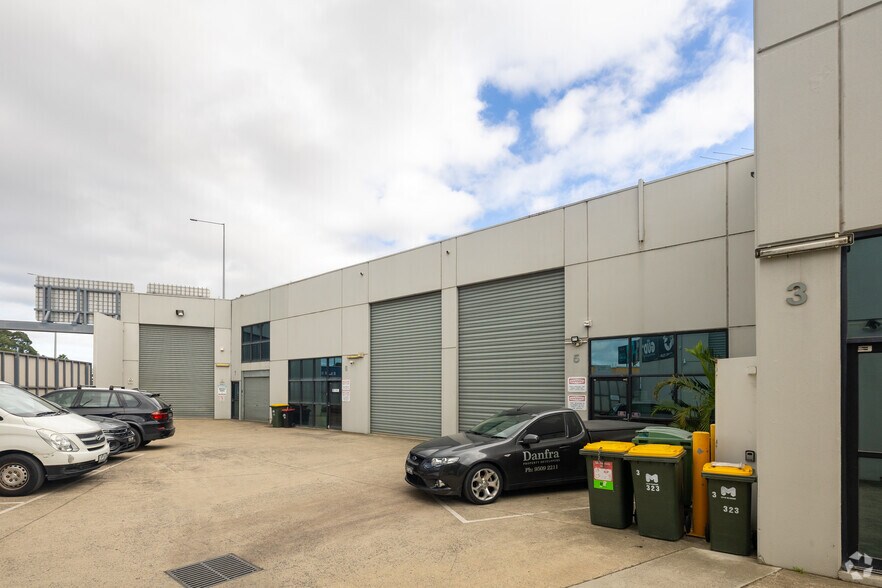 323 Ingles St, Port Melbourne for sale - Building Photo - Image 2 of 4