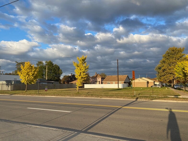 3200 Wyoming ave, Dearborn, MI à vendre - Photo du bâtiment - Image 3 de 5