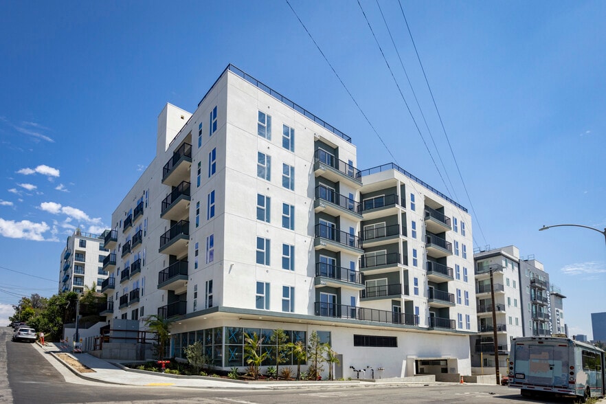 1350 W Court St, Los Angeles, CA for sale - Building Photo - Image 2 of 15
