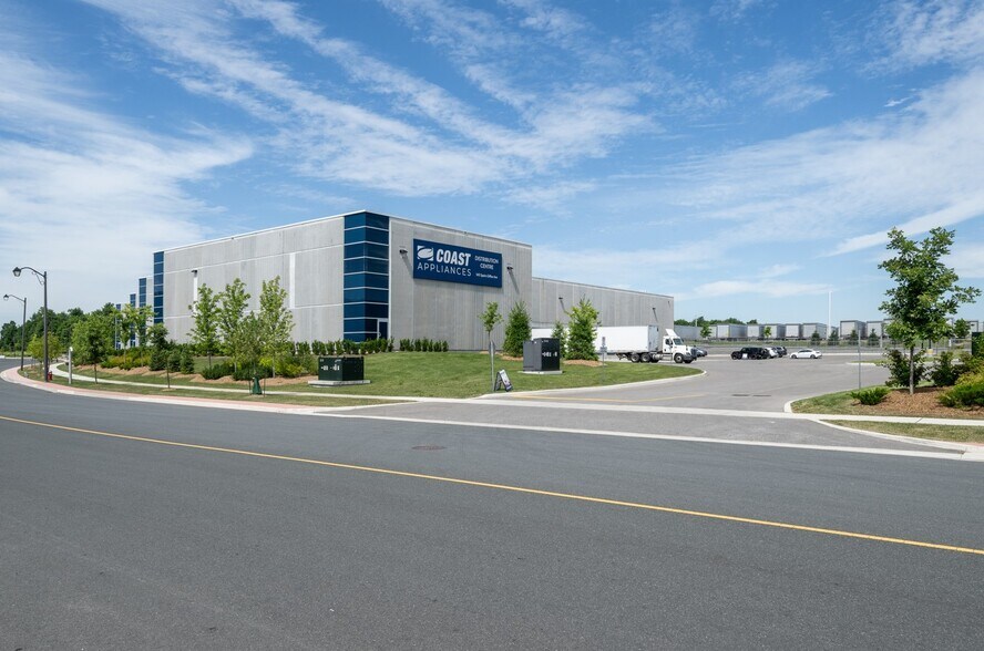 140 Speirs Giffen Ave, Caledon, ON for lease - Primary Photo - Image 1 of 8