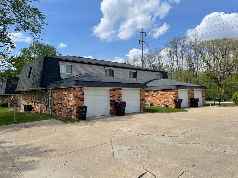 3440 W Richwoods Blvd, Peoria, IL for sale - Building Photo - Image 2 of 5