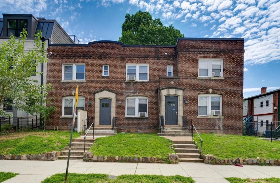 1307-1309 Holbrook St NE, Washington, DC à vendre - Photo du bâtiment - Image 1 de 5