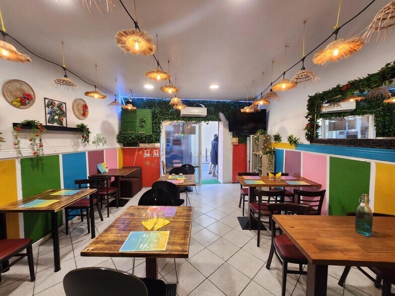 Retail in Montpellier for sale - Interior Photo - Image 2 of 4