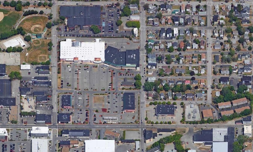 365 Lincoln St, Manchester, NH à louer - Photo du bâtiment - Image 3 de 4