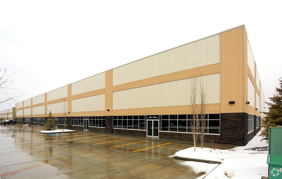 4204-4228 55 Av NW, Edmonton, AB for sale - Primary Photo - Image 1 of 1