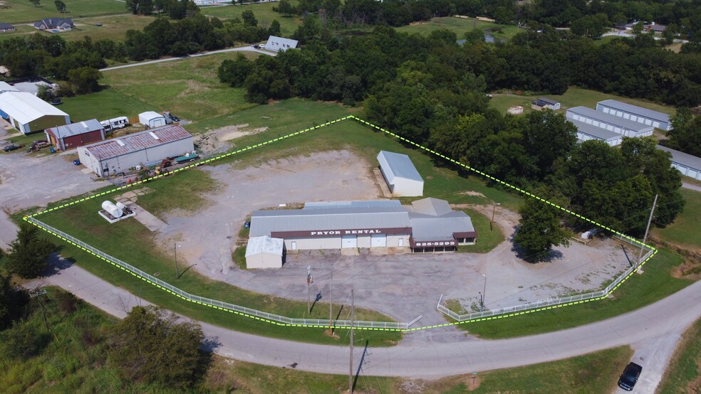 427 Maple st, Pryor, OK à louer - Photo du bâtiment - Image 2 de 11