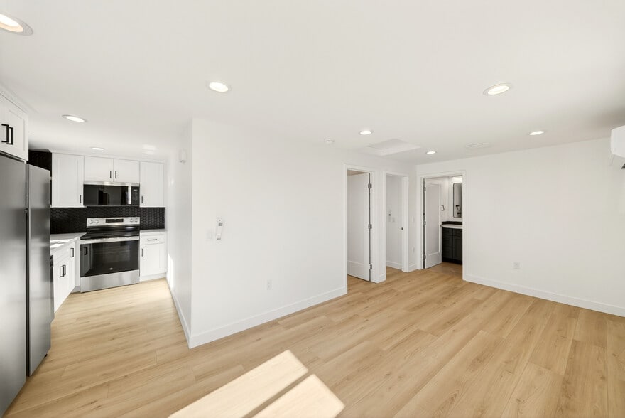 4461 Farquhar Ave, Los Alamitos, CA à vendre - Photo du bâtiment - Image 2 de 31