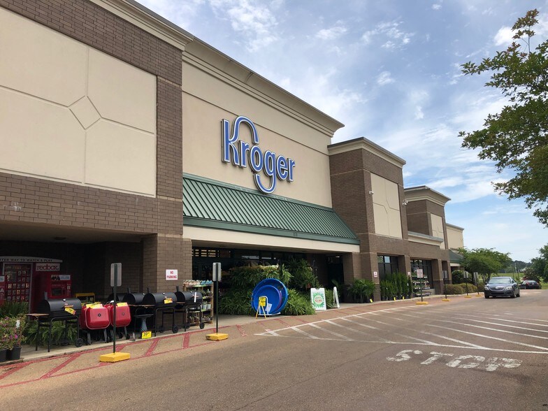 1030-1060 Spillway Cir, Brandon, MS for lease - Building Photo - Image 2 of 11