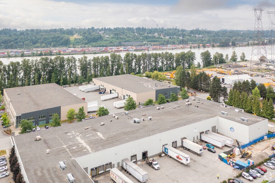 1 Burbidge St, Coquitlam, BC à louer - Photo du bâtiment - Image 3 de 9