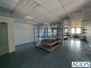 Flex in Fresnes for lease Building Photo- Image 2 of 7