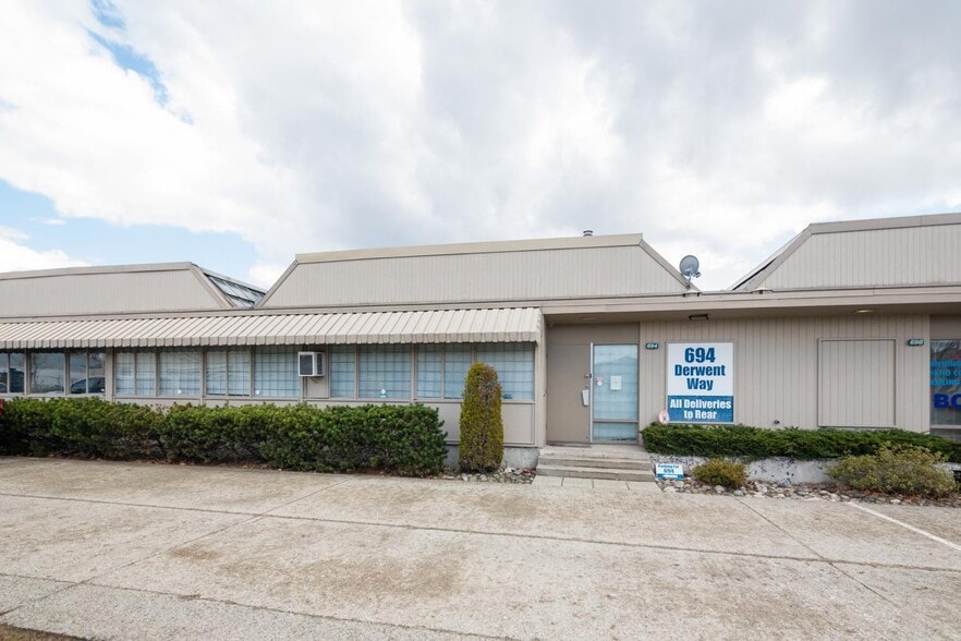 638-706 Derwent Way, Delta, BC for lease - Building Photo - Image 2 of 9